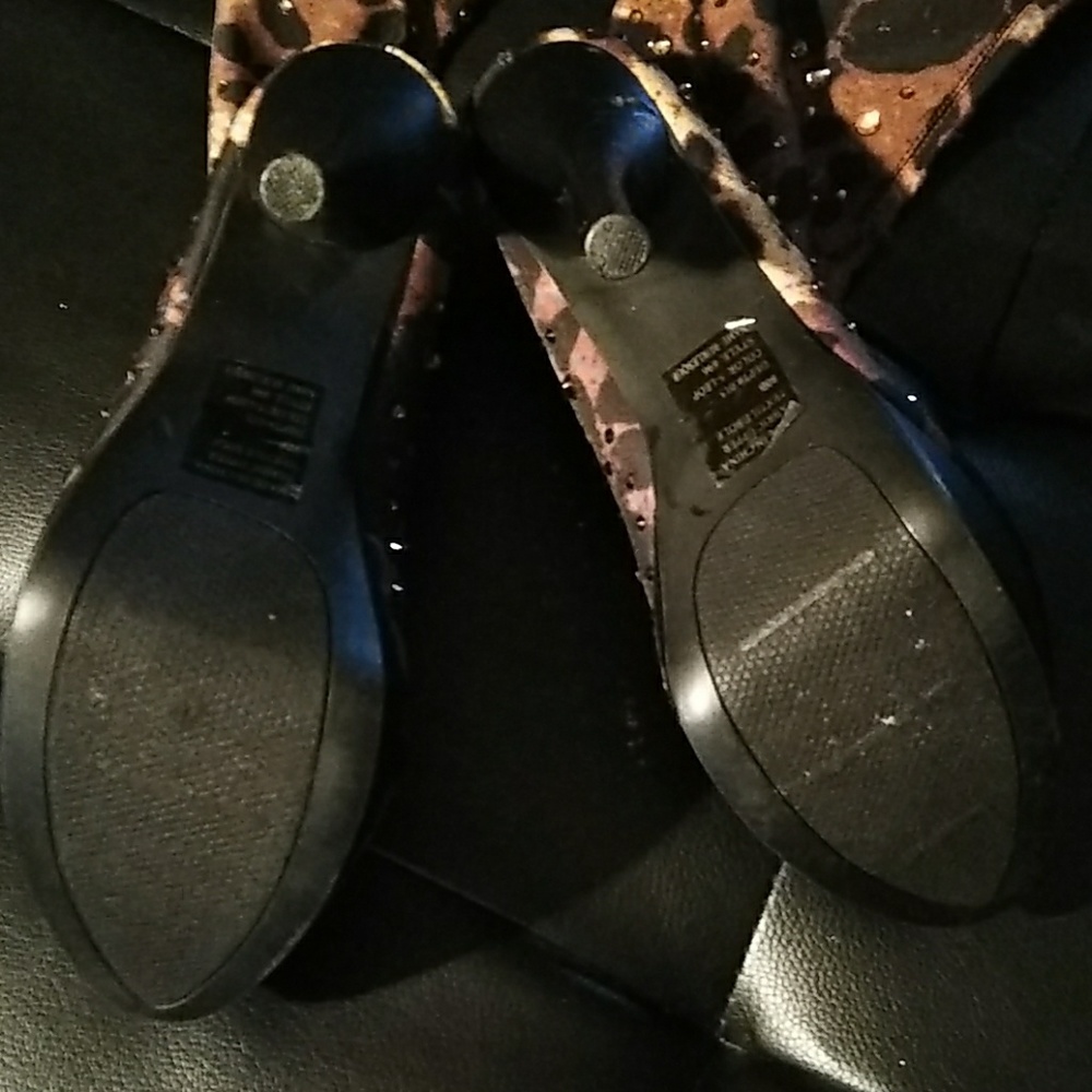Boots - Picture 4 of 7